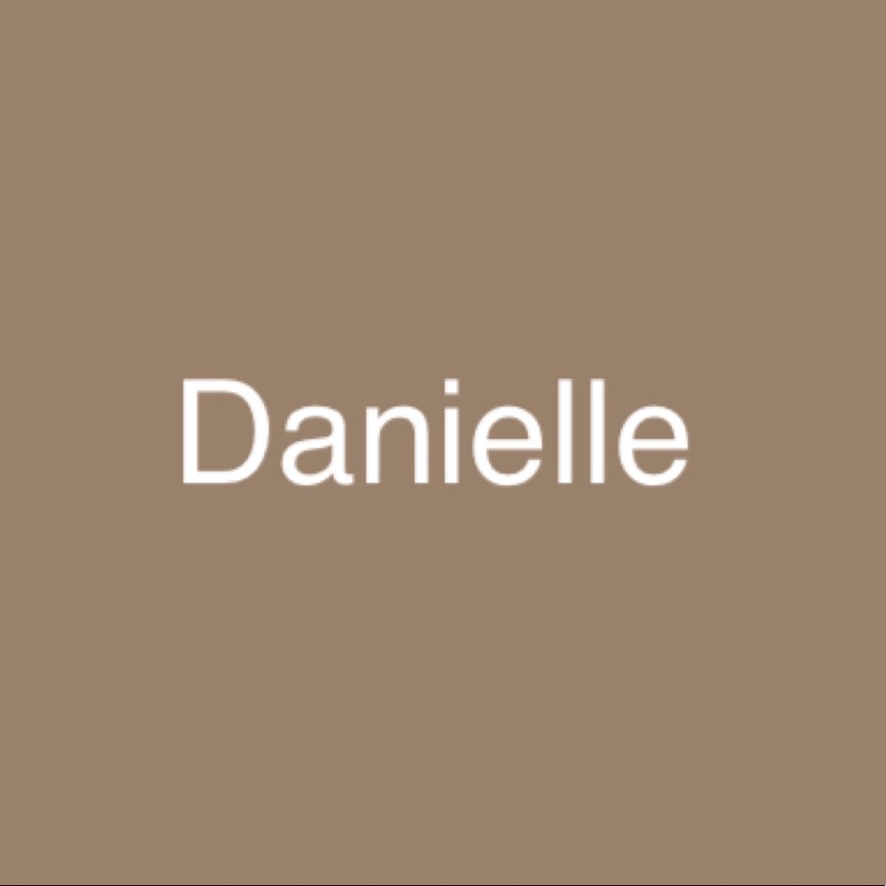 Meet your Posher, Danielle
